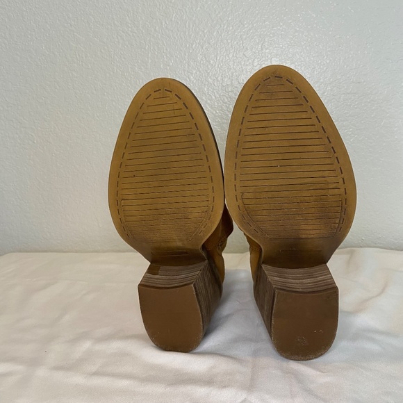 Steven Madden Sharini Suede Cut Out Boot Women's  Size 9.5--0106 - Picture 6 of 9